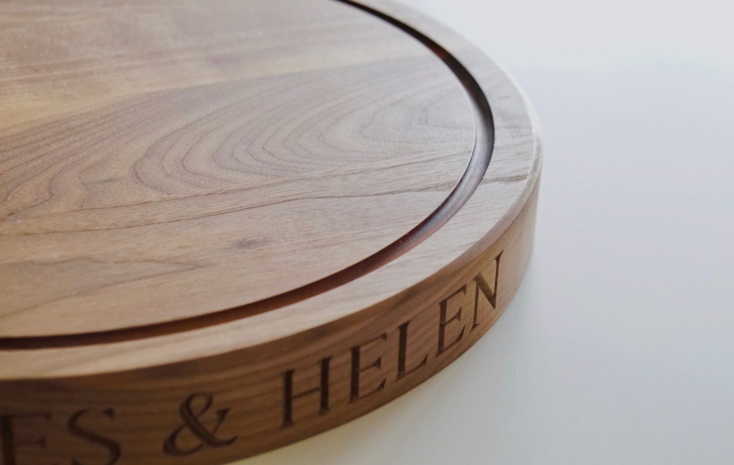 personalised-wooden-cheese-board-round
