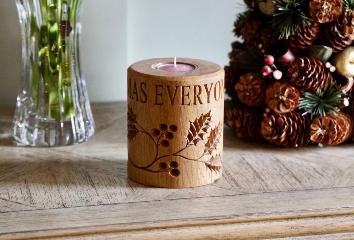 xmas-oak-tea-light-candle-holder