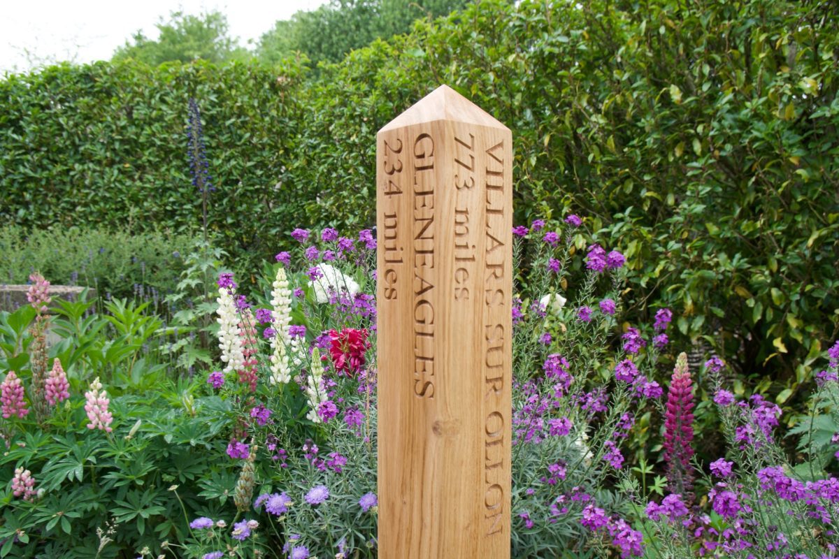 engraved-oak-milestone-posts