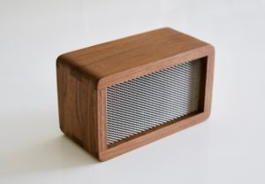 handmade-wooden-blue-tooth-speaker