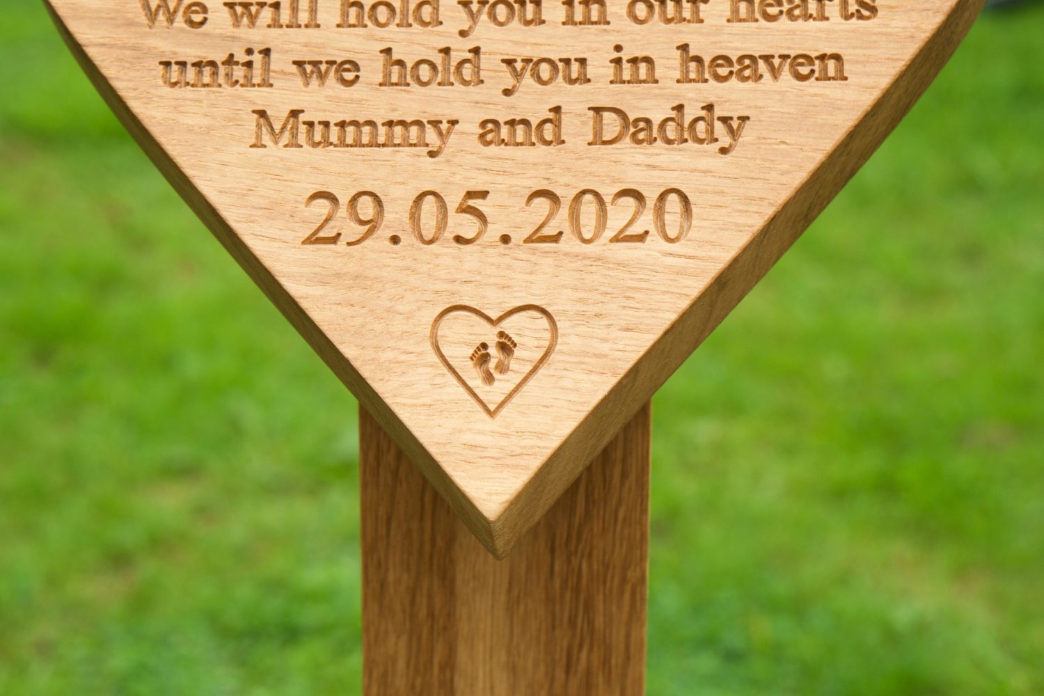 personalised-heart-shaped-oak-memorial-plaque