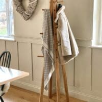 resturant-coat-stand-contemporary-wooden