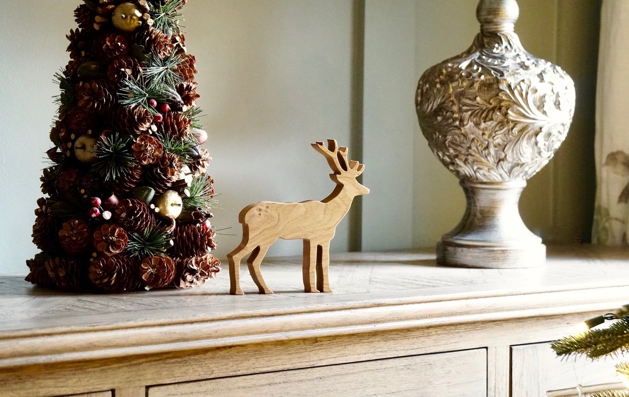 handmade-wooden-christmas-reindeer