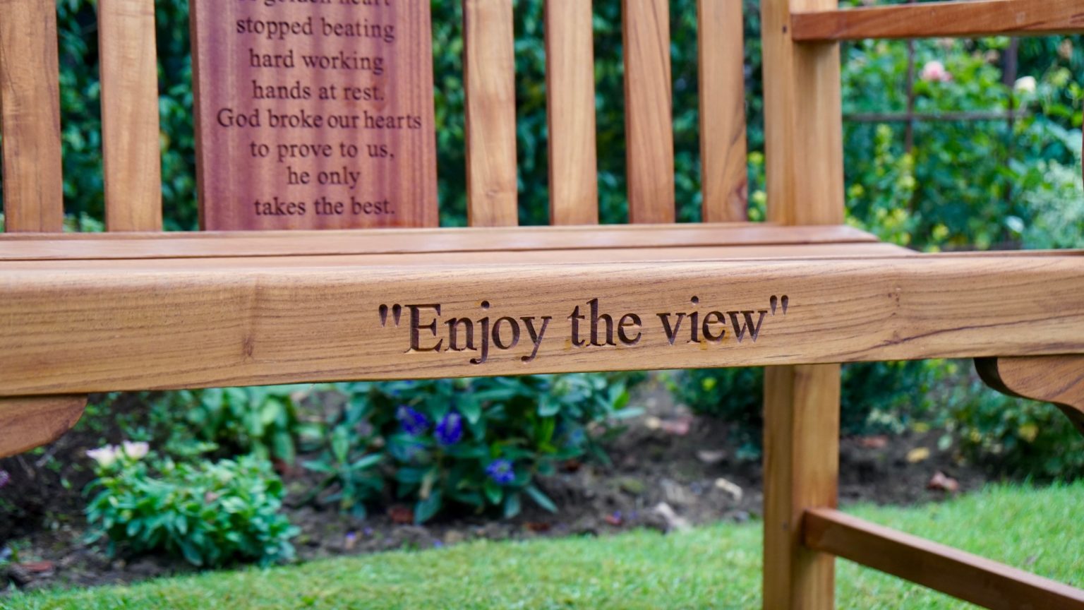 personalised-teak-bench-with engraved-plaque