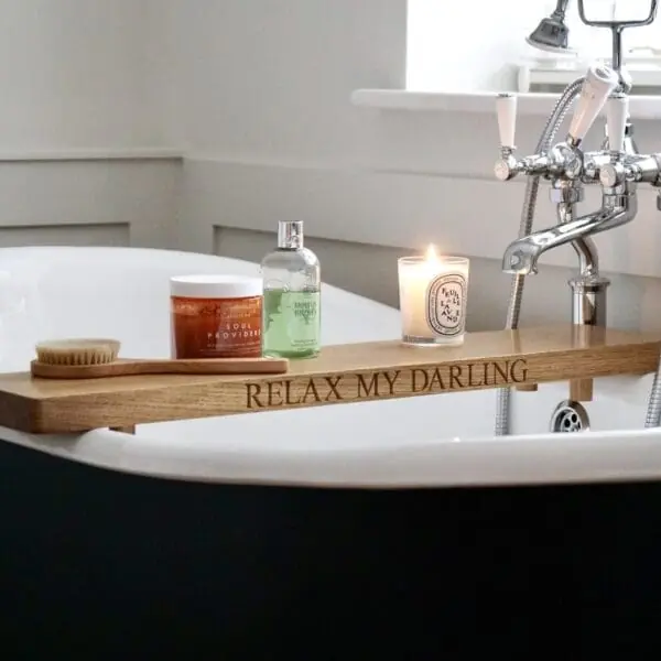 engraved-oak-bath-board