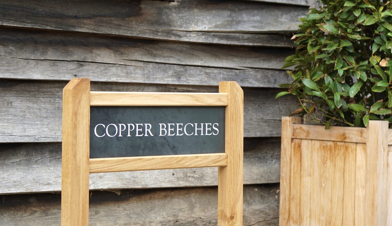 engraved-slate-signswith-oak-posts