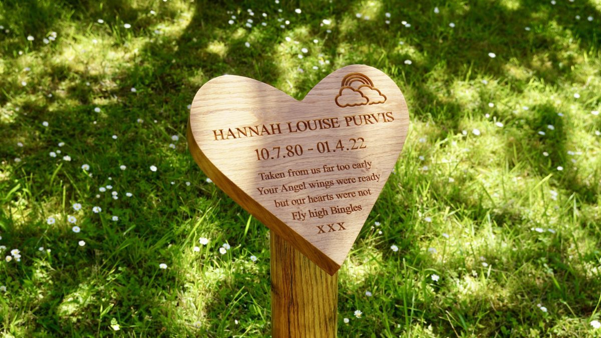 heart-shaped-memorial-plaques