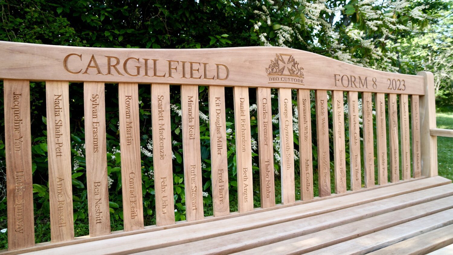 personalised-school-leavers-benches-uk