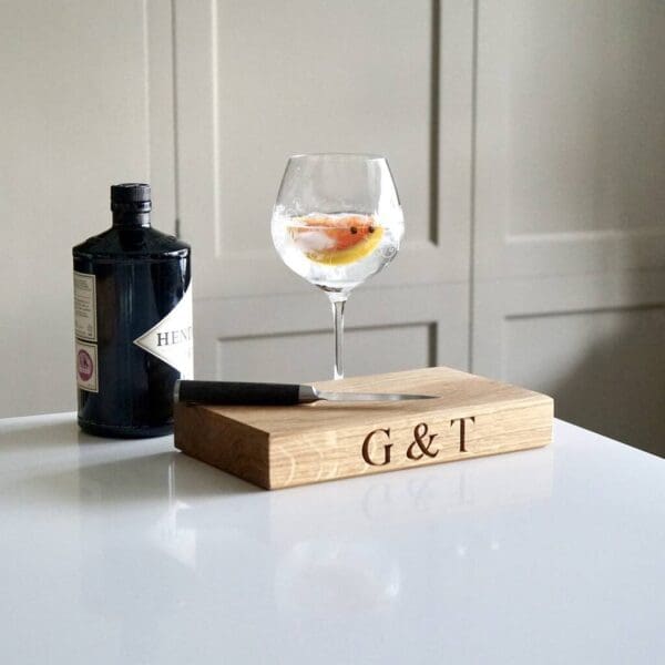 original_engraved-oak-g-and-t-cutting-board
