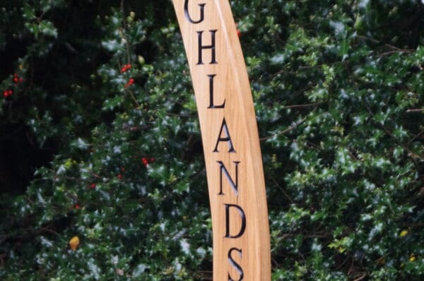 engraved-oak-hockey-stick-signs