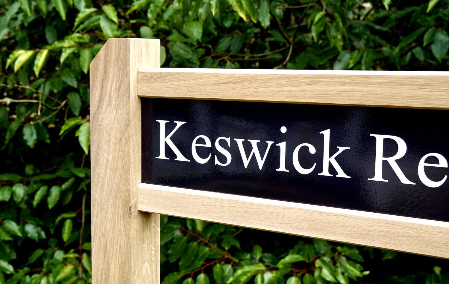 printed-business-signs-oak-posts