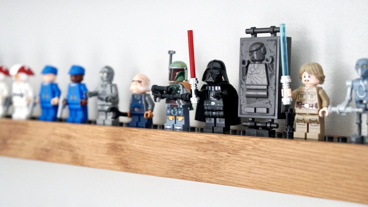 lego-mini-figure-wooden-wall-storage-rack