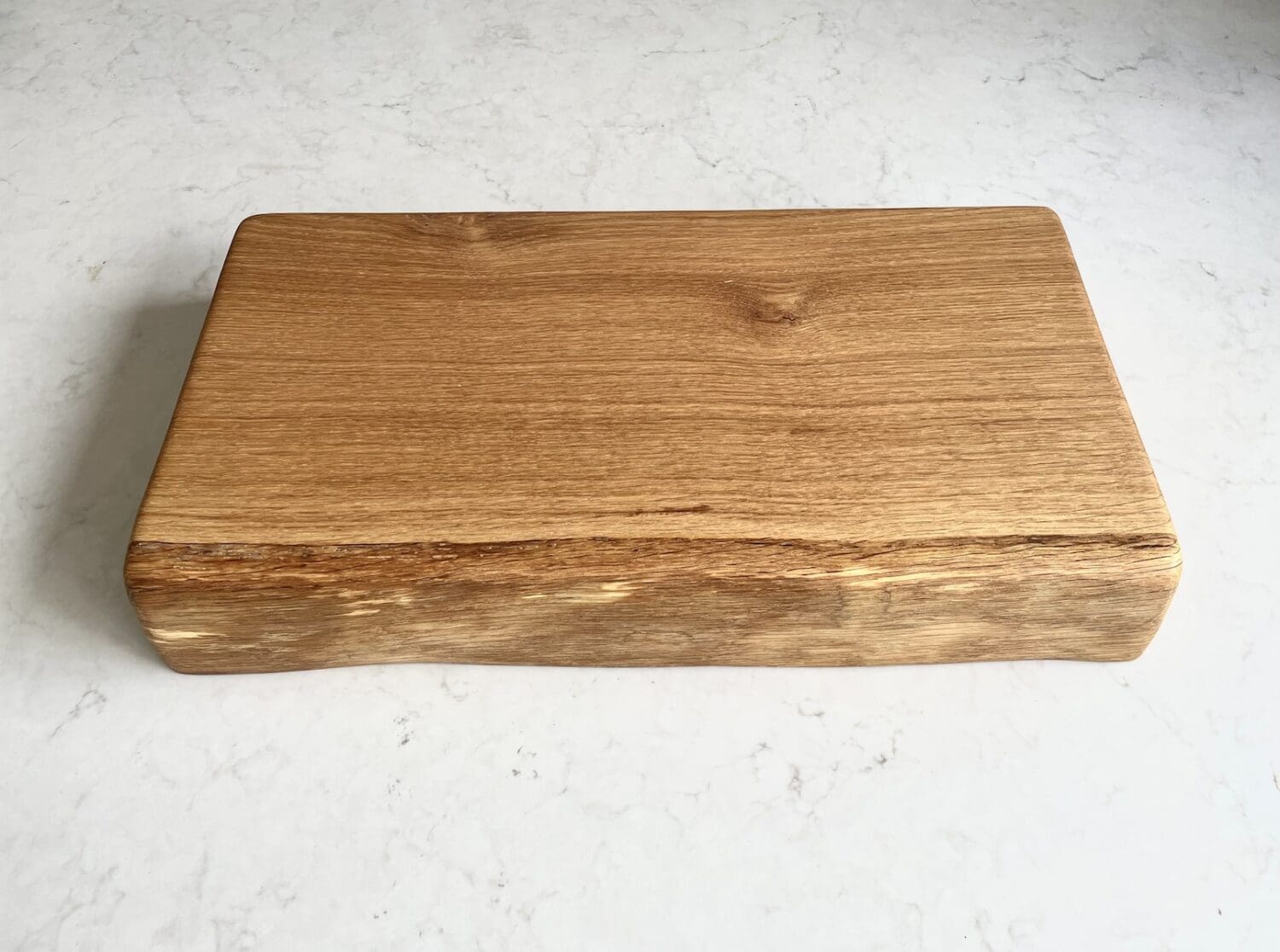 oak-live-edge-chopping-board