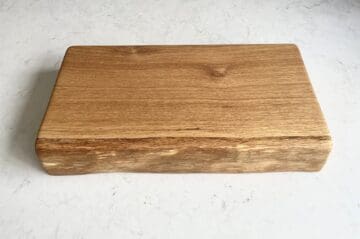 oak-live-edge-chopping-board