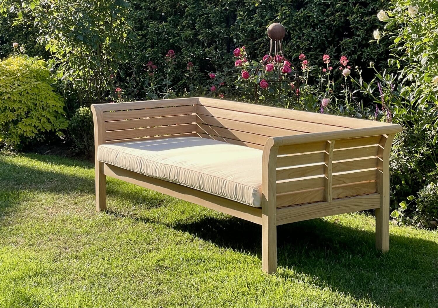 garden-teak-day-bed